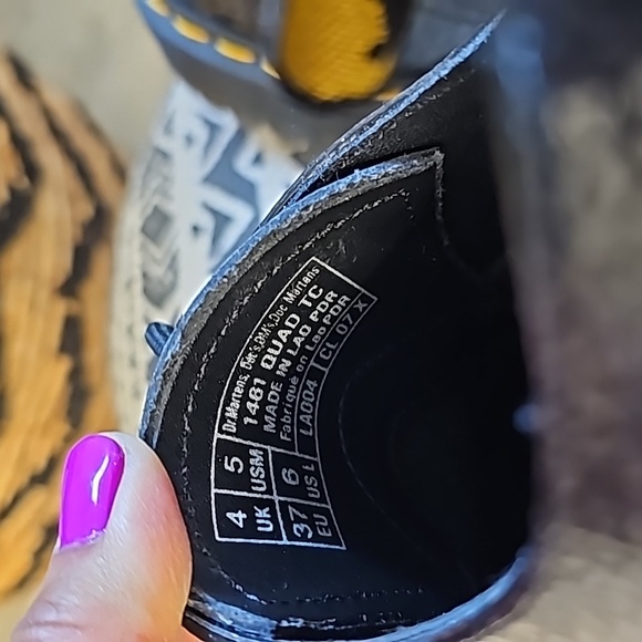 Dr. Martens Air Wair - Picture 7 of 8